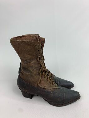Figurine Lace-Up Vintage Style Ankle Boots in Brown and Black Home Decoration